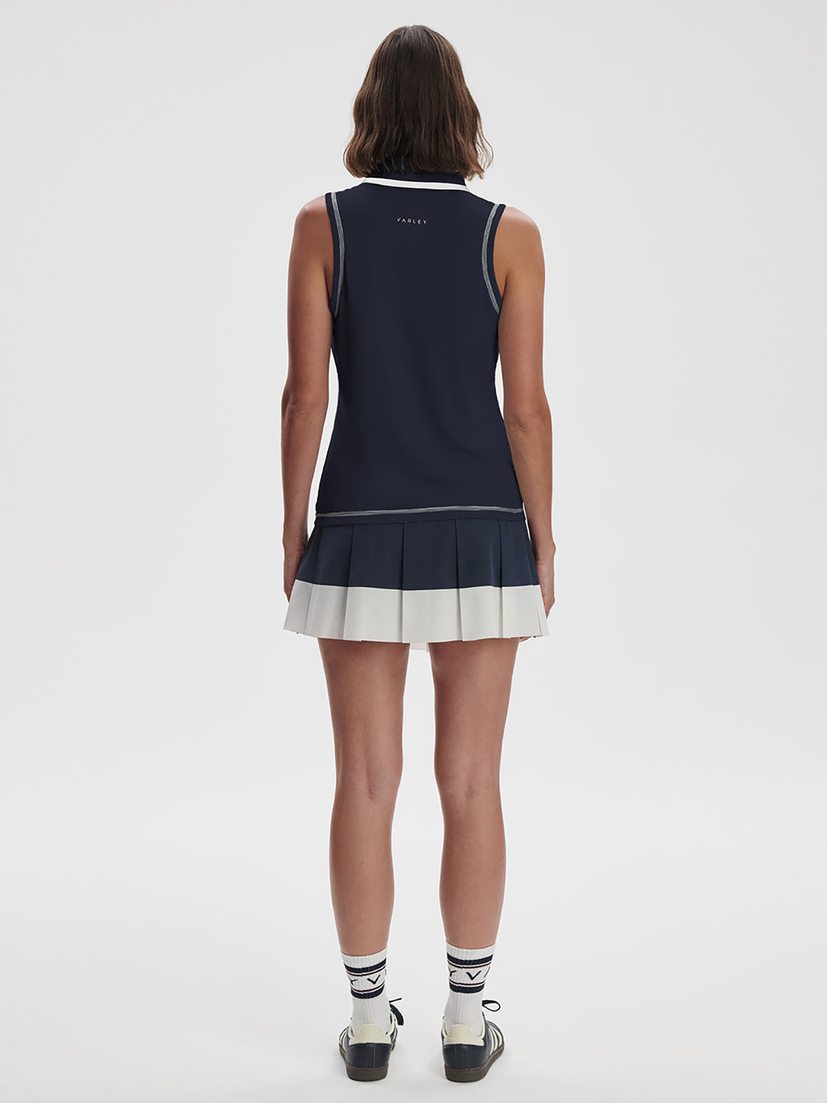 3dc8abb115dcc1a7632246dea424f9fac34b223e_VAR01943_CAMMIE_PERFORMANCE_TANK_BLUE_NIGHTS_090.jpg