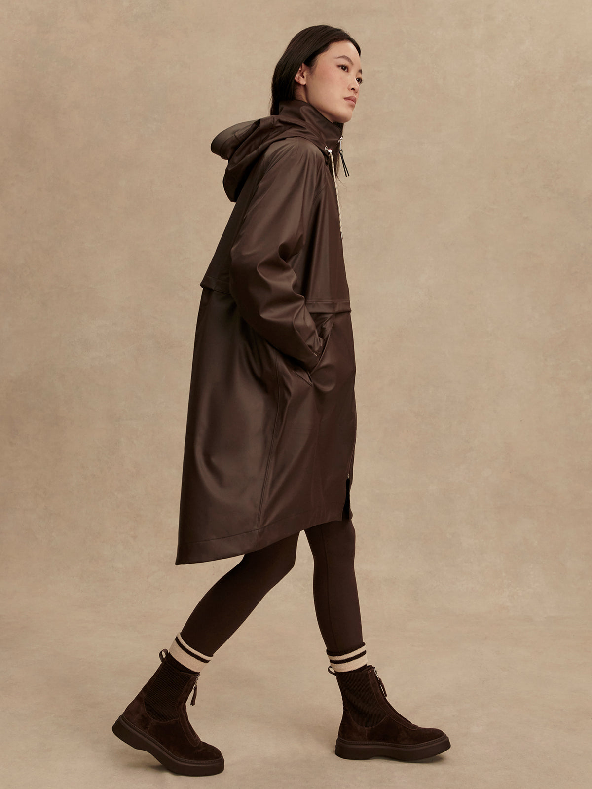 57f50b5e7f45053cb2f391aacf976bf3c08d92b0_VAR01423_KIRSTEN_RAIN_COAT_DARK_TRUFFLE_084.jpg