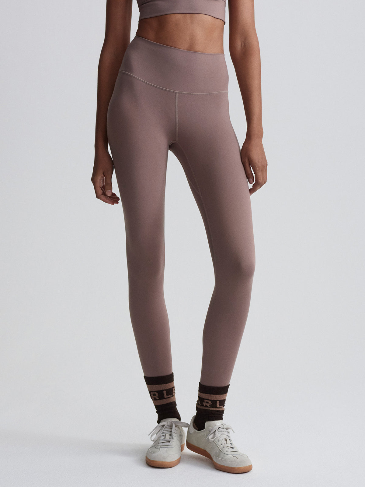 64dff7ec92da2775f32f1c8d52d9945360c22ca7_VAR01817_FREESOFT_HIGH_RISE_LEGGING_25_DEEP_TAUPE_025.jpg