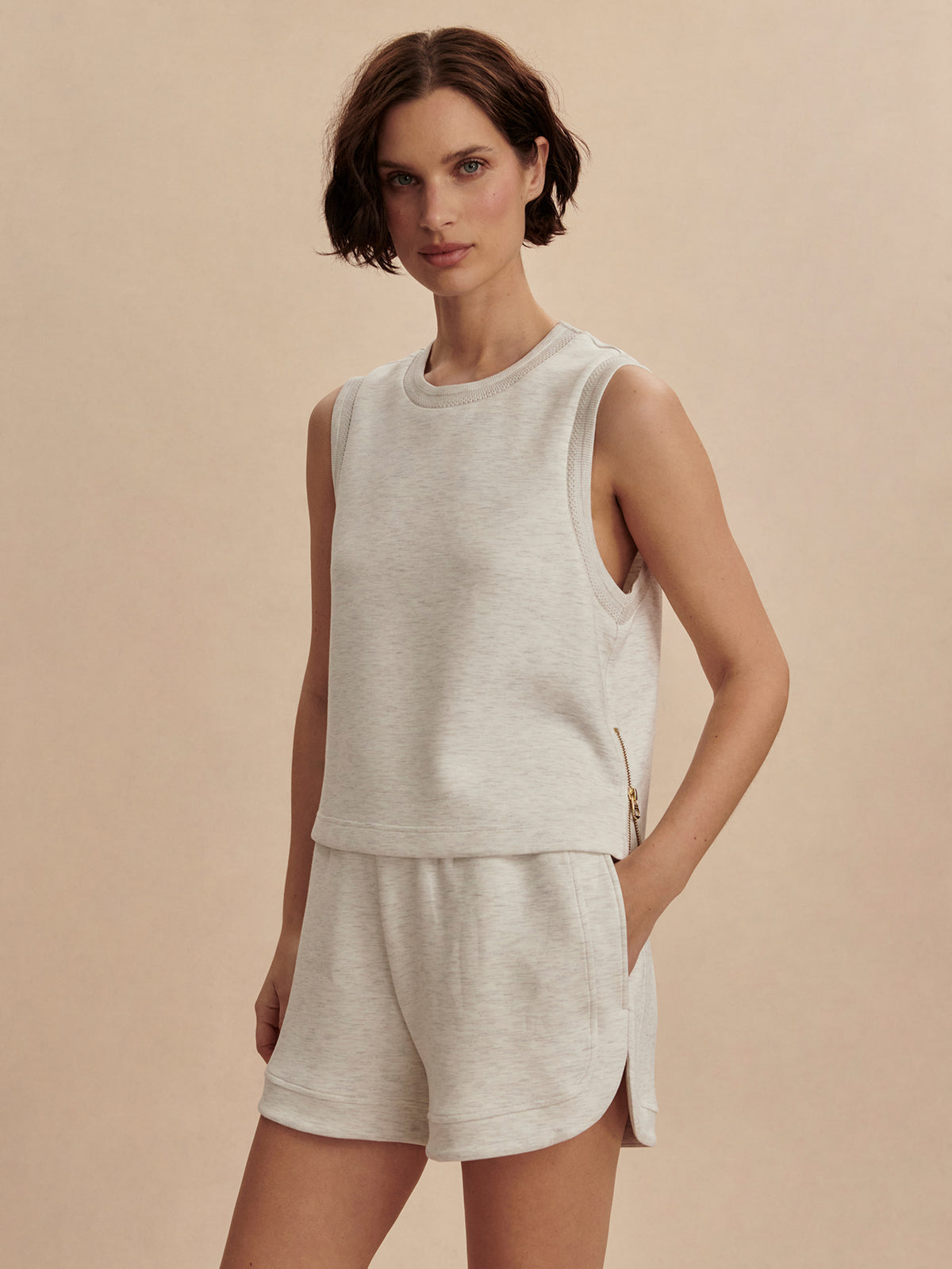 6a51d508c306cb057d5ebb4d008702c83834b249_VAR02597_SHEA_CROP_TANK_IVORY_MARL_053.jpg