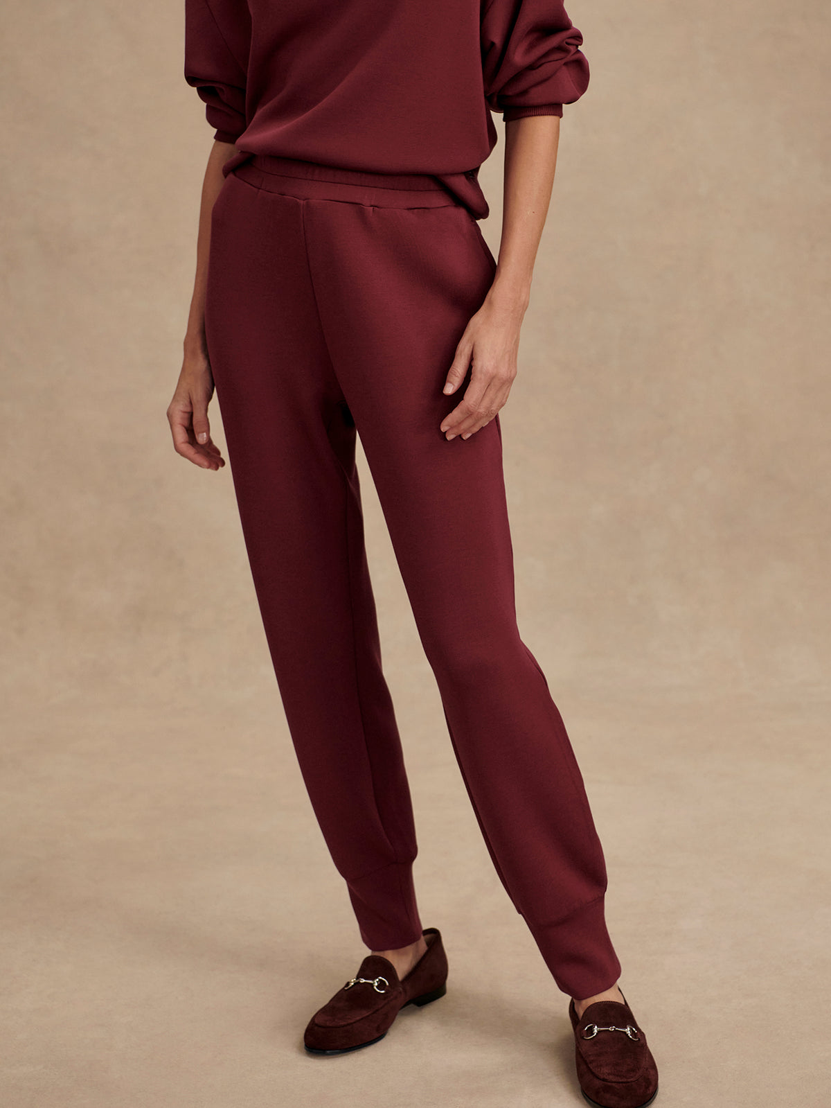 85ee8867e9dc5c7993533d80e4312402c0db4fd1_VAR01713_THE_SLIM_CUFF_PANT_25_NEW_MAROON_070.jpg