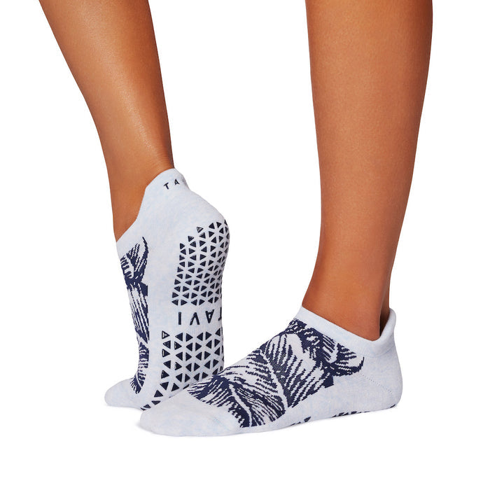 S25_TAVI_Grip_Savvy_Oasis-Palm_720x_7a0477d7-eb3a-4feb-ac24-e63e842dada0.jpg