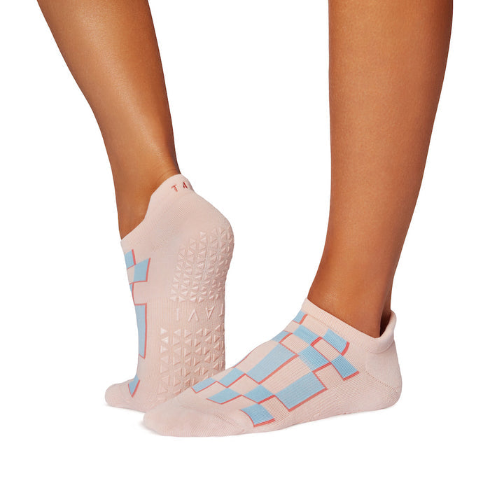 S25_TAVI_Grip_Savvy_Poolside_720x_307b586b-fa88-4d1b-8e4d-927fa51c2b77.jpg