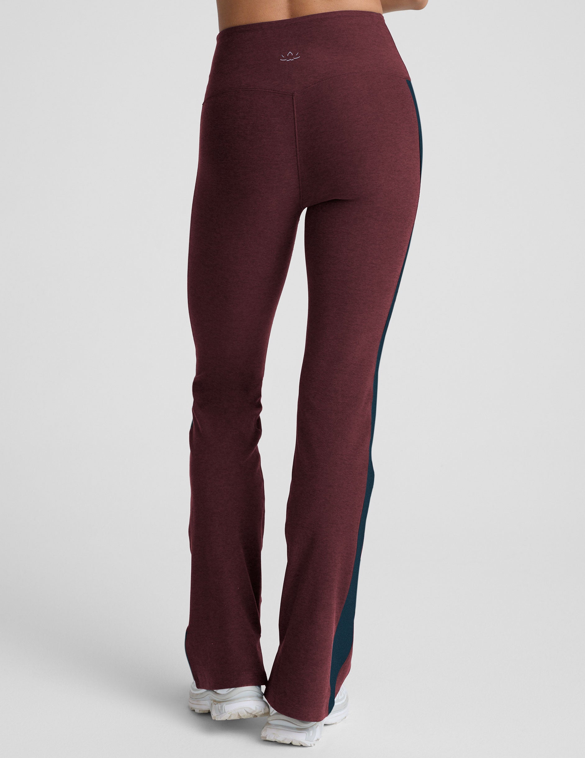 SD1267_midnight-burgundy-heather_00188_a4153626-eac5-4266-ad20-fa619129ee27.jpg