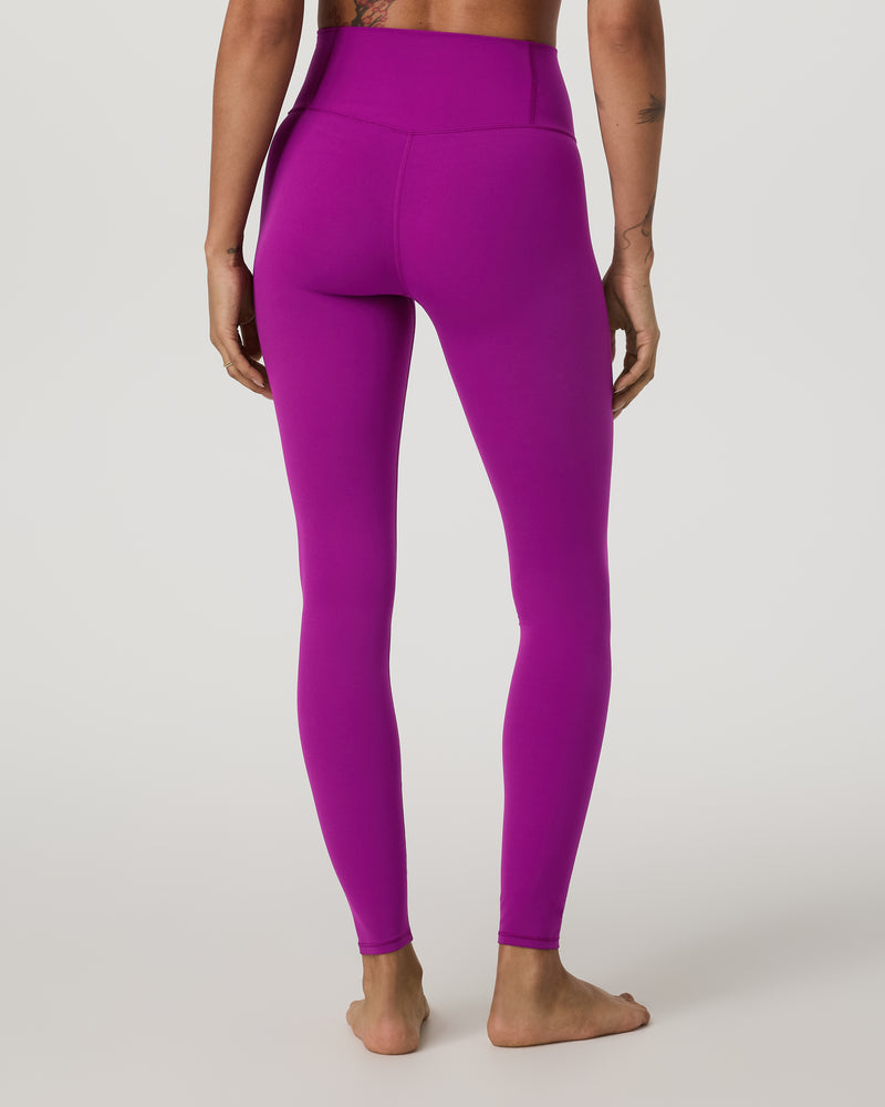 VW4018-LMAG_FA25_W_ECOMM_BOTTOMS_BACK_9.jpg