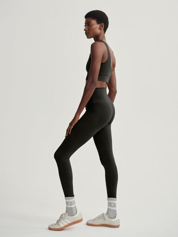 d78cae77d2d813c0f74f570a6ed147c68a3c4981_VAR01856_Freesoft_High_Rise_Legging_25_DARK_RESIN_041.jpg
